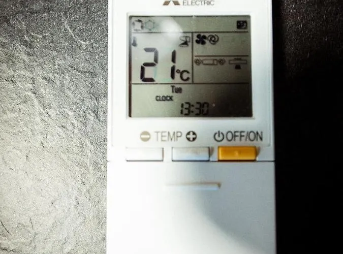 Black מלון דירות 3*